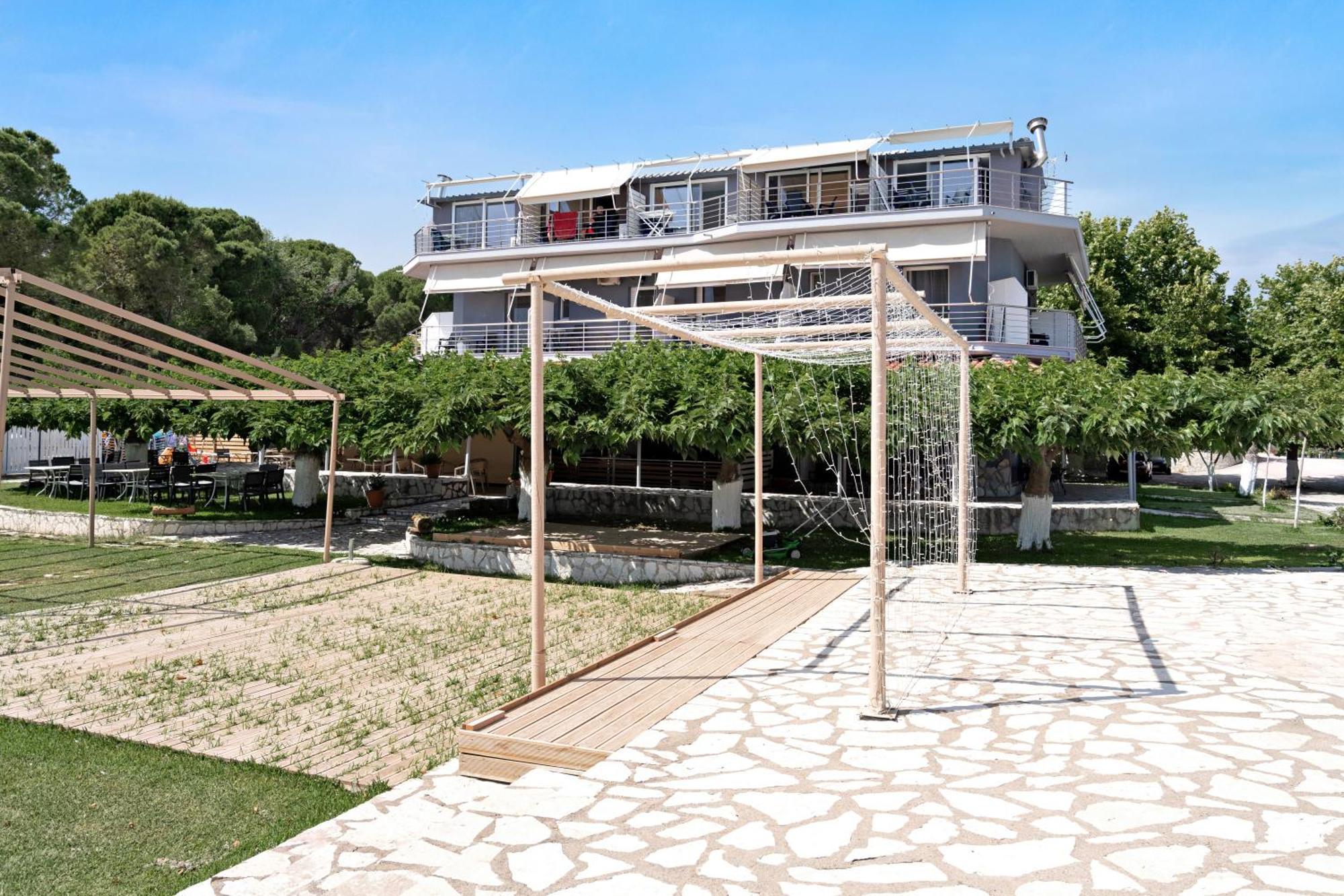 Iguana Studio 4 Preveza Luaran gambar